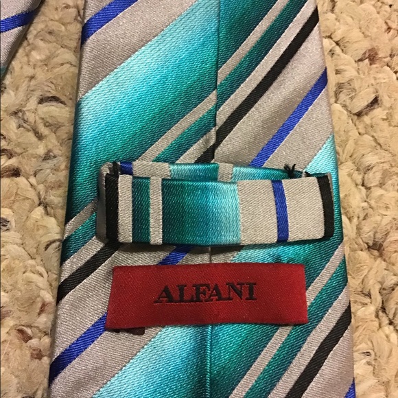 MENS LOT OF 4 TIES JONES NY ALFANI KISSTIES DAVVERO BENINO ALL GUC - Picture 5 of 5